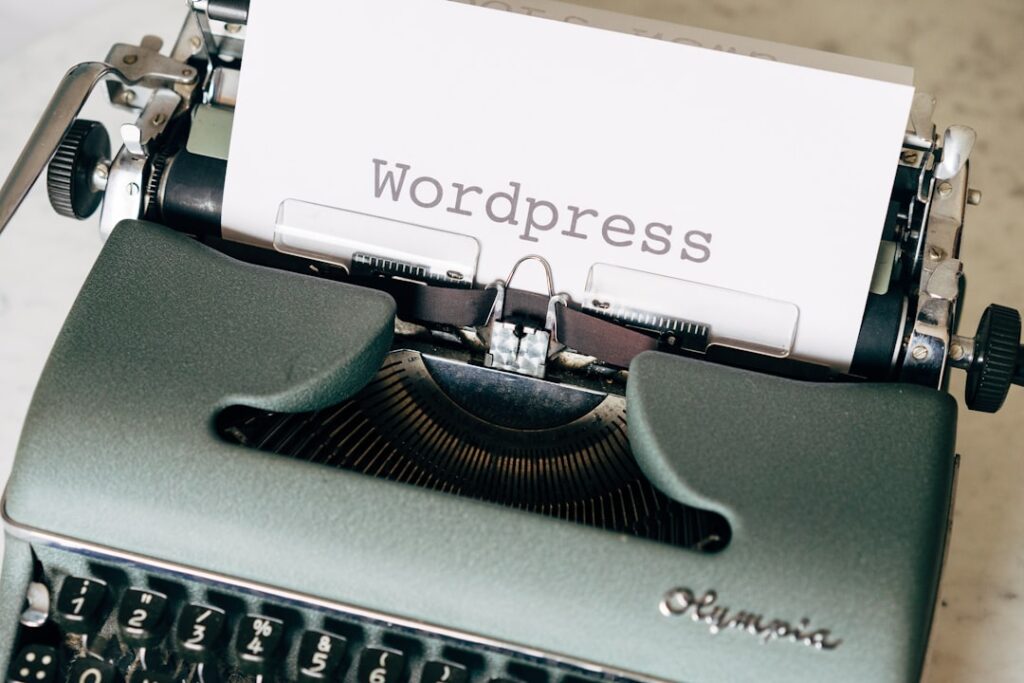 WordPress 발행 중복 방지 - black typewriter on green table