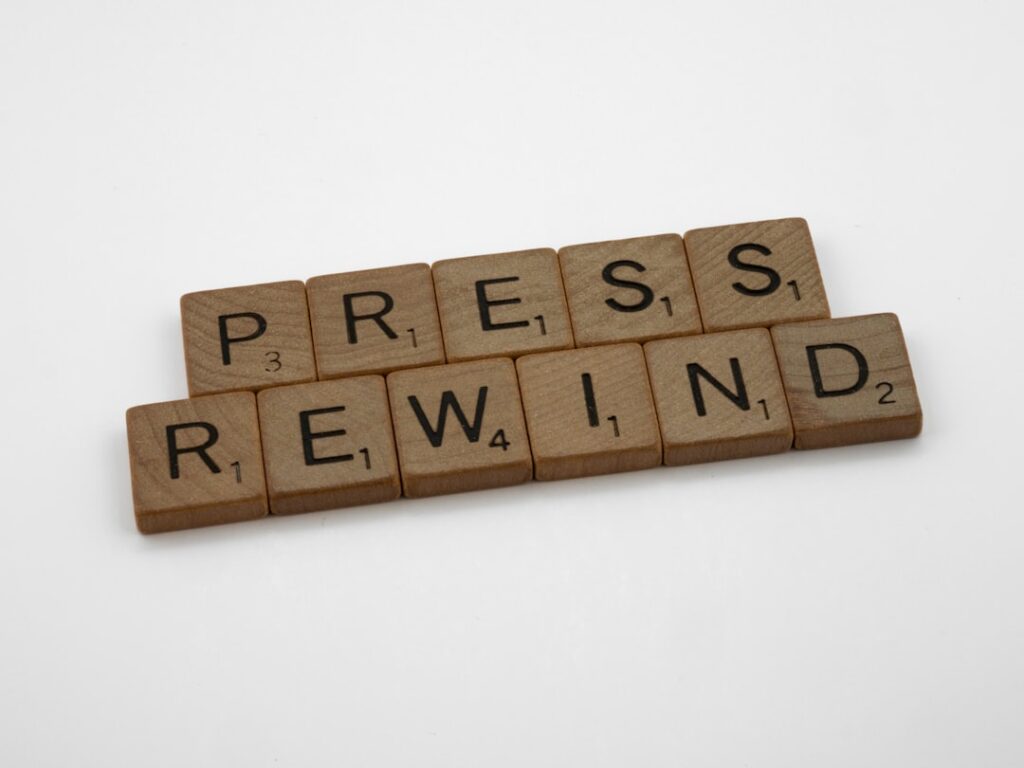 WordPress 자동 발행 retry 트리거 정합성 체크 - a scrabble of words spelling press, rewind, and press